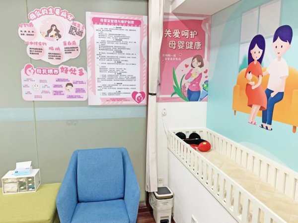 仁信优配 服务空间变身“遛娃友好区”，办事带娃两不误